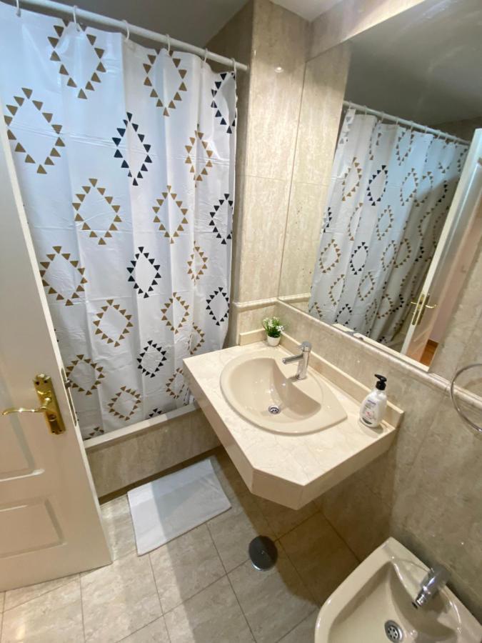 Deyanira Suite, Aeropuerto, Ifema マドリード エクステリア 写真