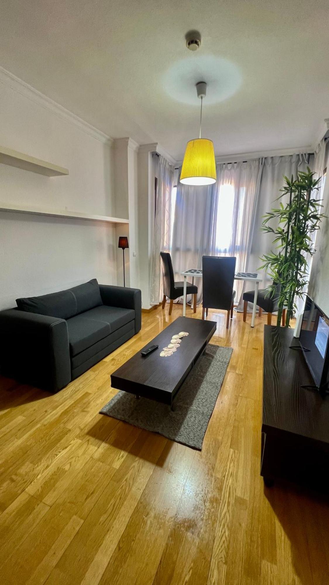 Deyanira Suite, Aeropuerto, Ifema マドリード エクステリア 写真