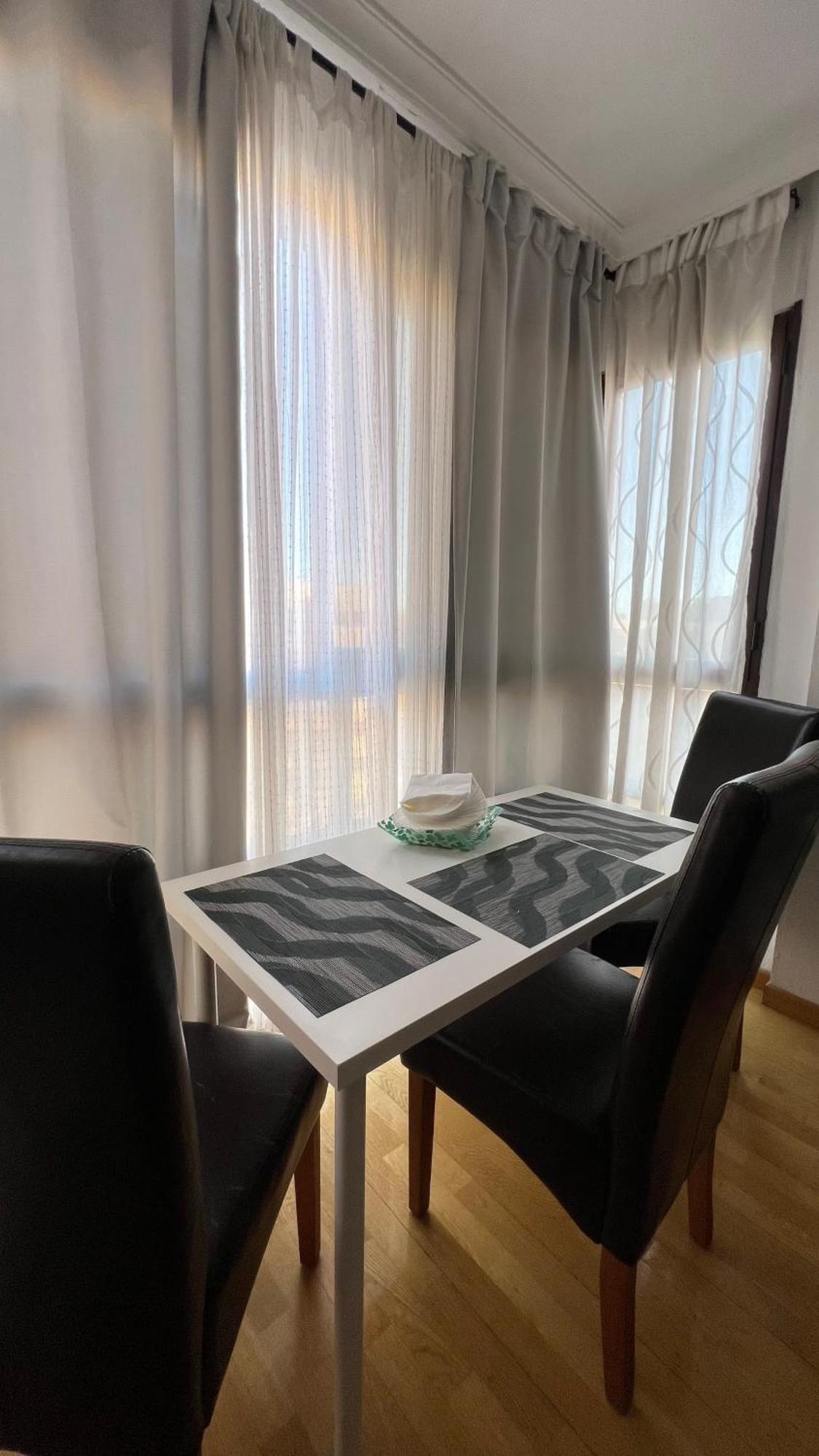 Deyanira Suite, Aeropuerto, Ifema マドリード エクステリア 写真